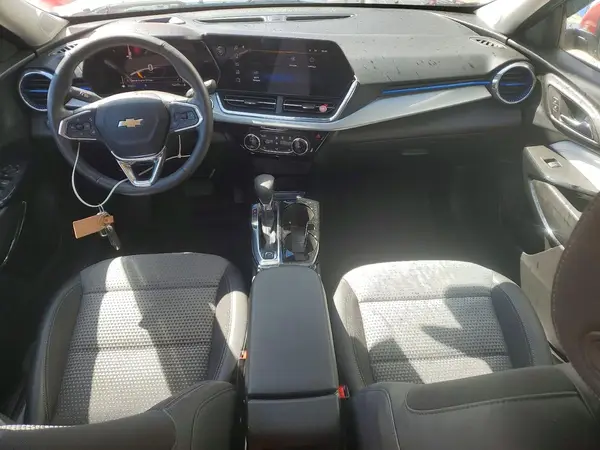 KL77LHE26SC039995 2025 CHEVROLET TRAX - Image 8