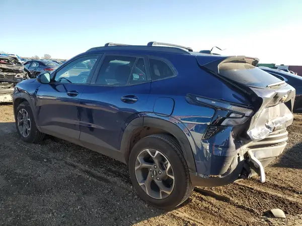 KL77LHE27RC001136 2024 CHEVROLET TRAX - Image 2