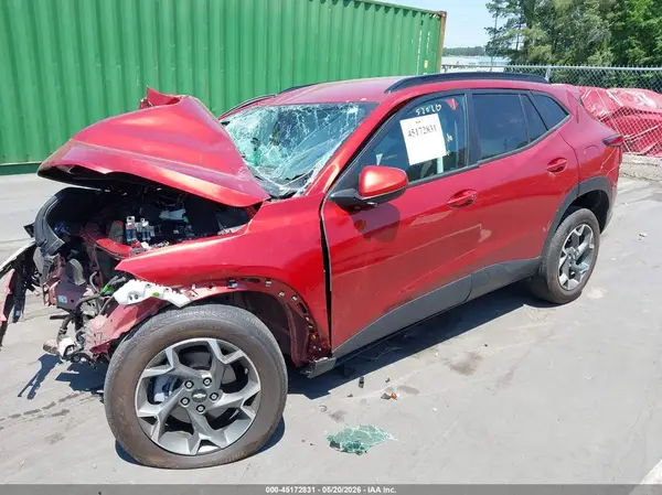 KL77LHE27RC012380 2024 CHEVROLET TRAX - Image 2