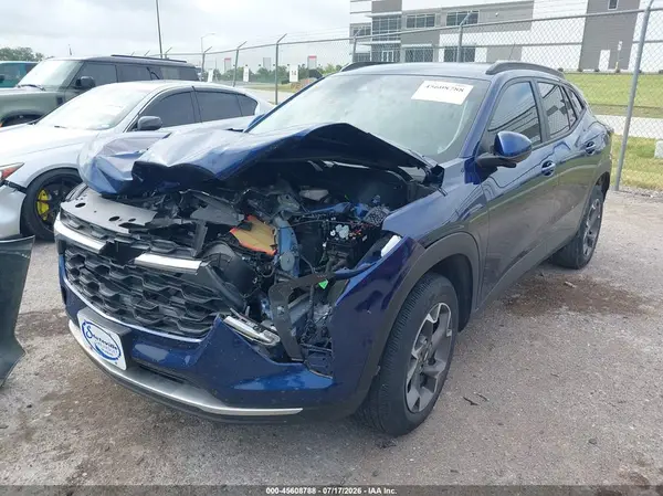 KL77LHE27RC032094 2024 CHEVROLET TRAX - Image 2