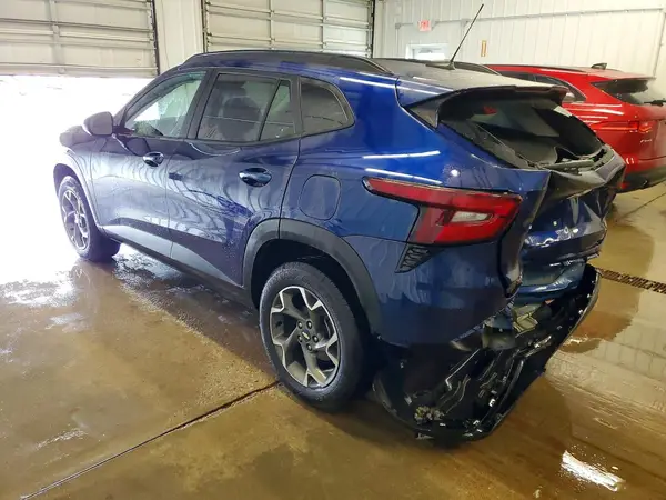 KL77LHE27RC043807 2024 CHEVROLET TRAX - Image 2
