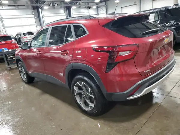 KL77LHE27RC051857 2024 CHEVROLET TRAX - Image 2