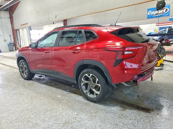 KL77LHE27RC055147 2024 CHEVROLET TRAX - Image 2