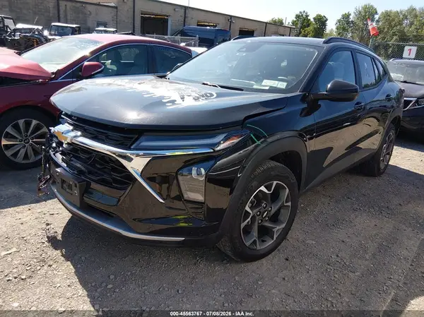 KL77LHE27RC056833 2024 CHEVROLET TRAX - Image 2