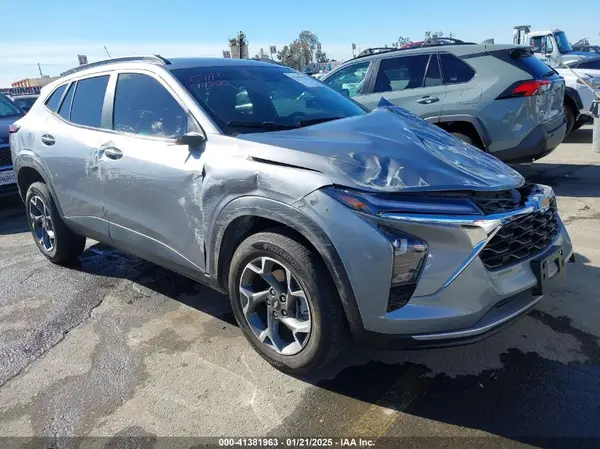 KL77LHE27RC094627 2024 CHEVROLET TRAX - Image 1