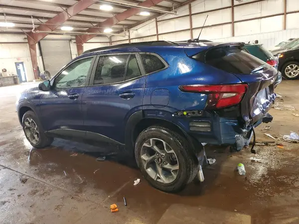KL77LHE27RC107683 2024 CHEVROLET TRAX - Image 2
