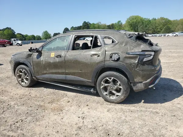 KL77LHE27RC107909 2024 CHEVROLET TRAX - Image 2