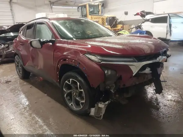 KL77LHE27RC139260 2024 CHEVROLET TRAX - Image 1