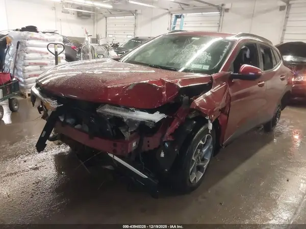 KL77LHE27RC139260 2024 CHEVROLET TRAX - Image 2