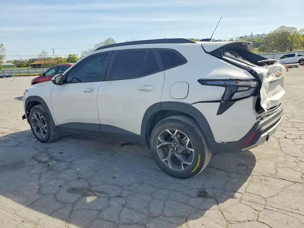 KL77LHE27RC141476 2024 CHEVROLET TRAX - Image 2