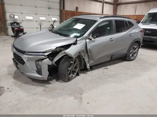 KL77LHE27RC153644 2024 CHEVROLET TRAX - Image 2