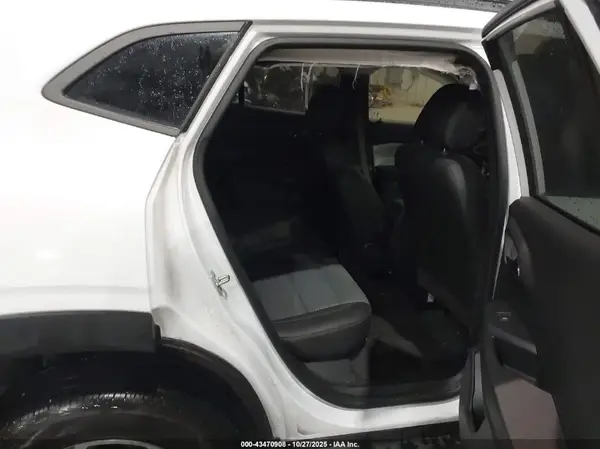 KL77LHE27RC204995 2024 CHEVROLET TRAX - Image 8