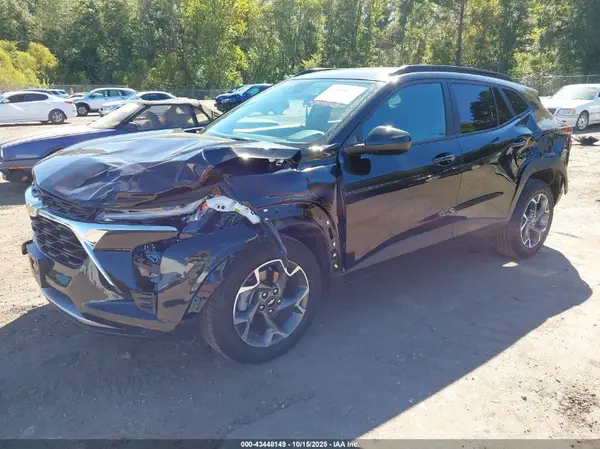 KL77LHE27RC208433 2024 CHEVROLET TRAX - Image 2