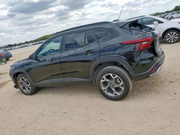 KL77LHE27RC209291 2024 CHEVROLET TRAX - Image 2