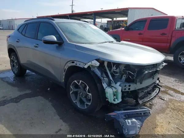KL77LHE27RC211168 2024 CHEVROLET TRAX - Image 1