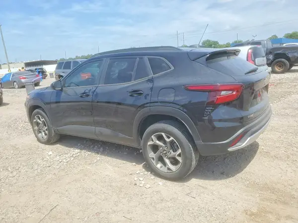 KL77LHE27RC211784 2024 CHEVROLET TRAX - Image 2