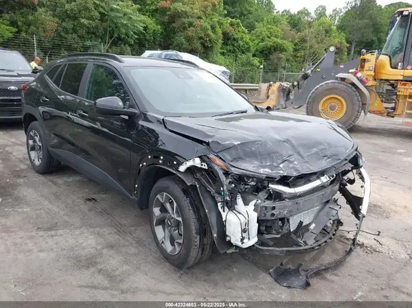 KL77LHE28RC005549 2024 CHEVROLET TRAX - Image 1
