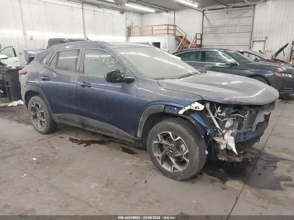 KL77LHE28RC043136 2024 CHEVROLET TRAX - Image 1