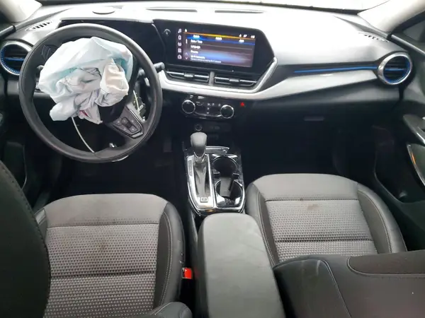 KL77LHE28RC048983 2024 CHEVROLET TRAX - Image 8