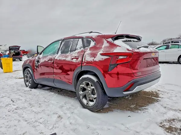 KL77LHE28RC053262 2024 CHEVROLET TRAX - Image 2