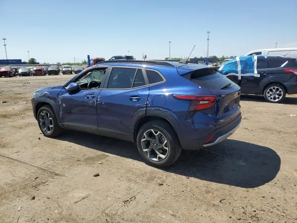 KL77LHE28RC053391 2024 CHEVROLET TRAX - Image 2