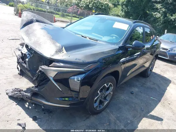 KL77LHE28RC061605 2024 CHEVROLET TRAX - Image 2