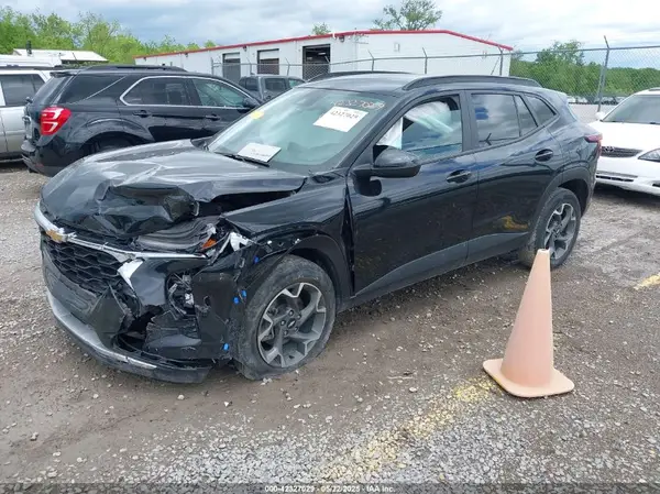KL77LHE28RC099805 2024 CHEVROLET TRAX - Image 2
