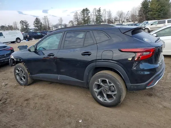 KL77LHE28RC107434 2024 CHEVROLET TRAX - Image 2
