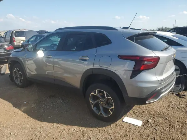 KL77LHE28RC123861 2024 CHEVROLET TRAX - Image 2