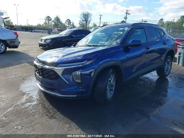 KL77LHE28RC134455 2024 CHEVROLET TRAX - Image 2