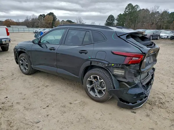 KL77LHE28RC139719 2024 CHEVROLET TRAX - Image 2