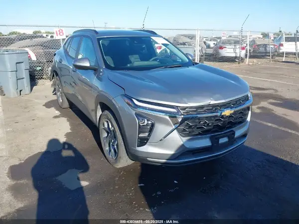 KL77LHE28RC184983 2024 CHEVROLET TRAX - Image 1