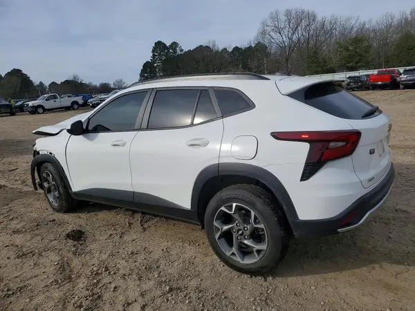 KL77LHE28RC187950 2024 CHEVROLET TRAX - Image 2