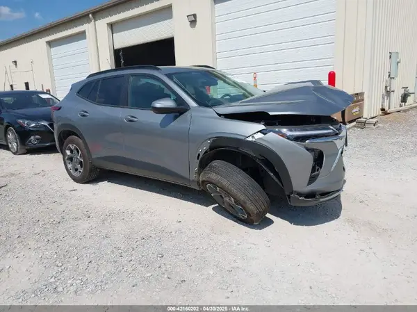 KL77LHE28RC191013 2024 CHEVROLET TRAX - Image 1