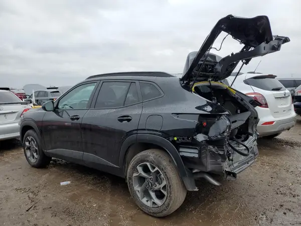 KL77LHE28RC193277 2024 CHEVROLET TRAX - Image 2