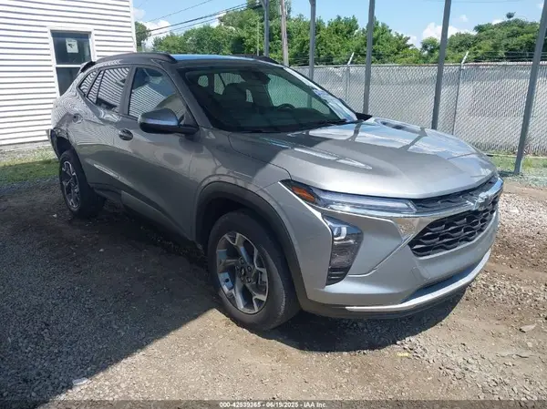 KL77LHE28RC221692 2024 CHEVROLET TRAX - Image 1