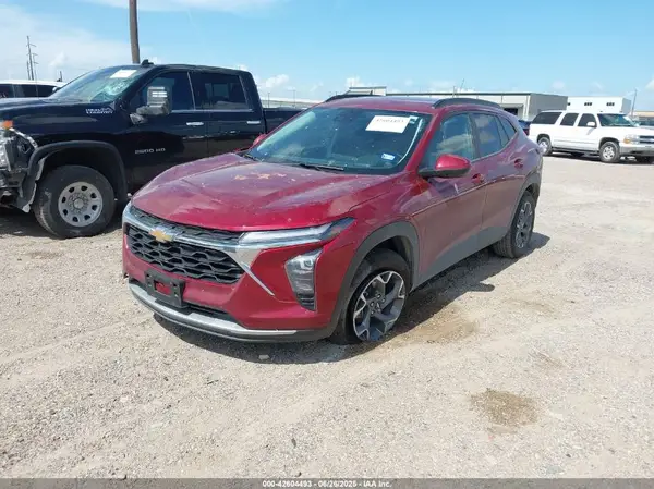 KL77LHE28RC221708 2024 CHEVROLET TRAX - Image 2