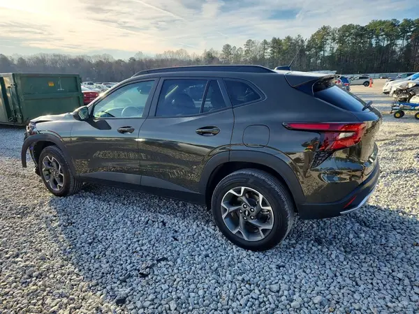 KL77LHE28RC226374 2024 CHEVROLET TRAX - Image 2