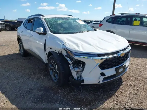 KL77LHE28RC236564 2024 CHEVROLET TRAX - Image 1