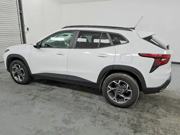 KL77LHE28RC238752 2024 CHEVROLET TRAX - Image 2