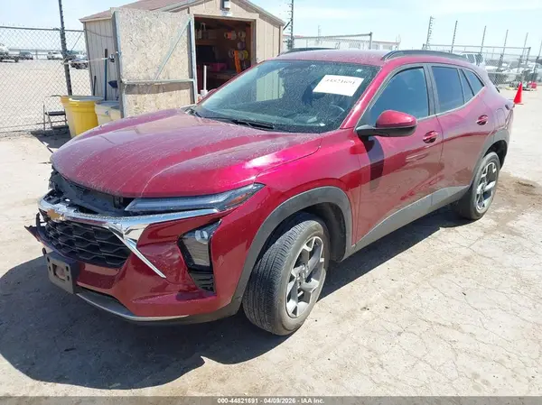 KL77LHE28RC242137 2024 CHEVROLET TRAX - Image 2
