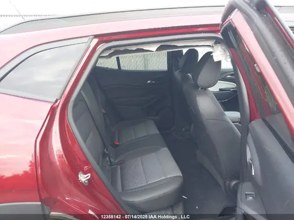 KL77LHE28SC032840 2025 CHEVROLET TRAX - Image 8