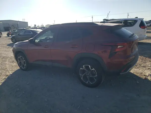 KL77LHE29RC001719 2024 CHEVROLET TRAX - Image 2
