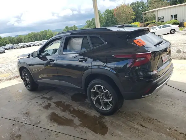 KL77LHE29RC005544 2024 CHEVROLET TRAX - Image 2