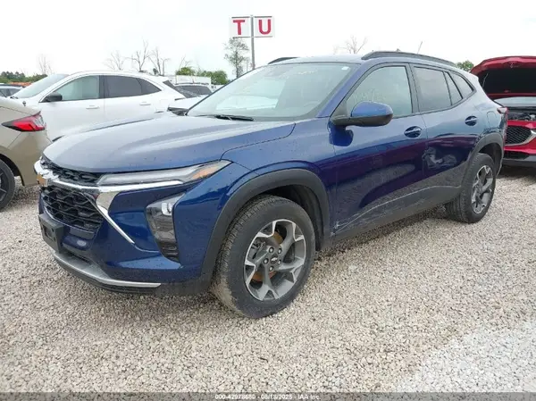 KL77LHE29RC008055 2024 CHEVROLET TRAX - Image 2