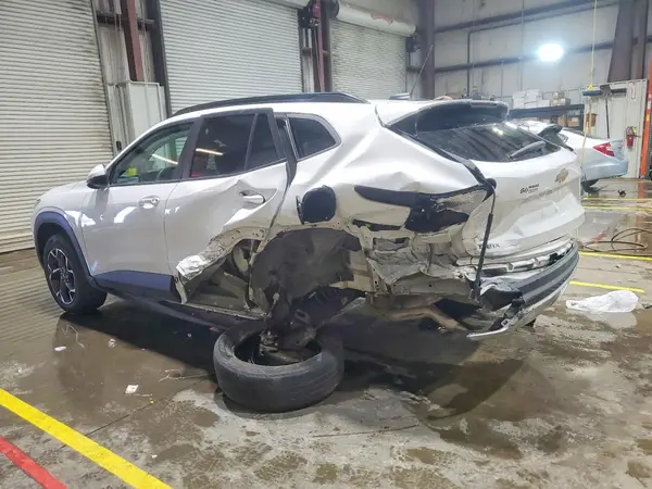 KL77LHE29RC008525 2024 CHEVROLET TRAX - Image 2