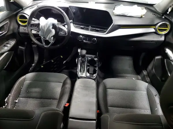 KL77LHE29RC025258 2024 CHEVROLET TRAX - Image 8