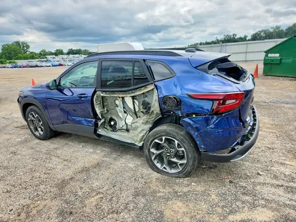 KL77LHE29RC046434 2024 CHEVROLET TRAX - Image 2