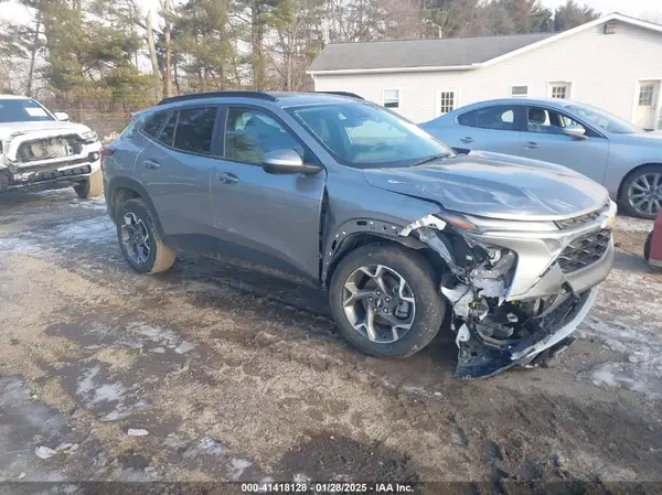 KL77LHE29RC080308 2024 CHEVROLET TRAX - Image 1