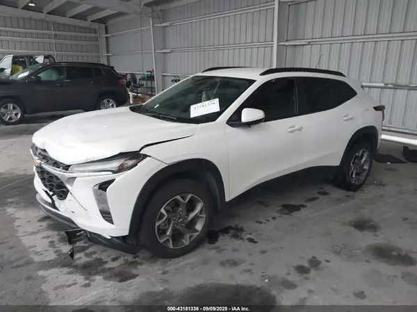 KL77LHE29RC082687 2024 CHEVROLET TRAX - Image 2